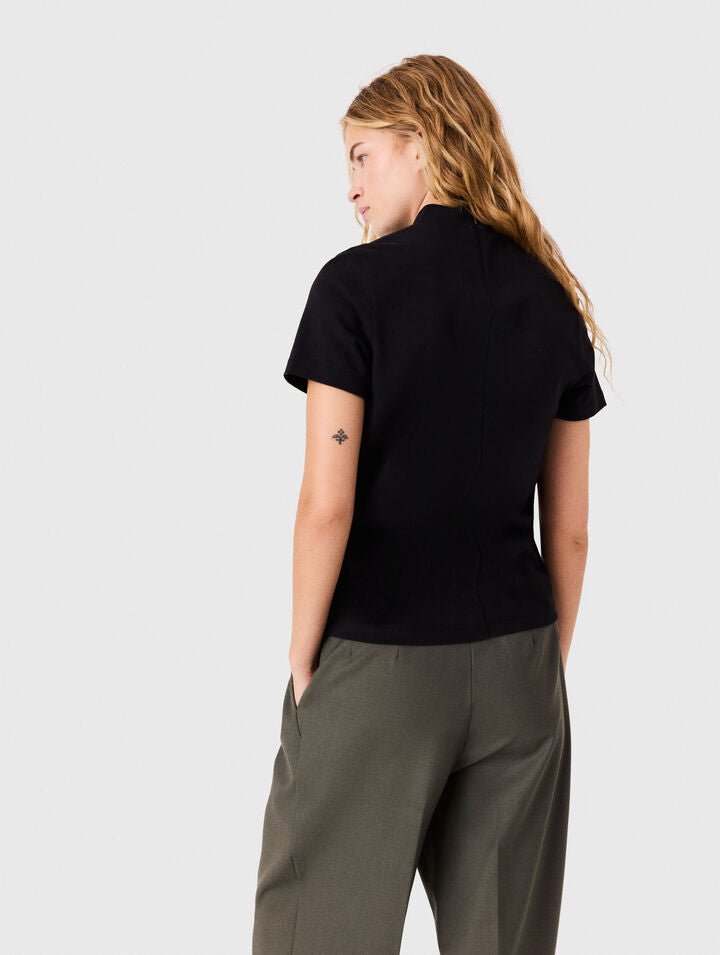 T-shirt with back zip - Black - View 2